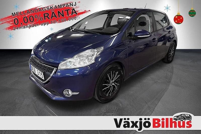 Mörkblå Begagnad 2012 Peugeot 208 Halvkombi | 49 900 kr (Marknadspris) - Bild 1/4