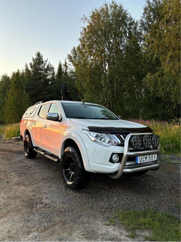 Vit Begagnad 2016 Mitsubishi L200 Pickup | 190 000 kr (Marknadspris) - Bild 1/2
