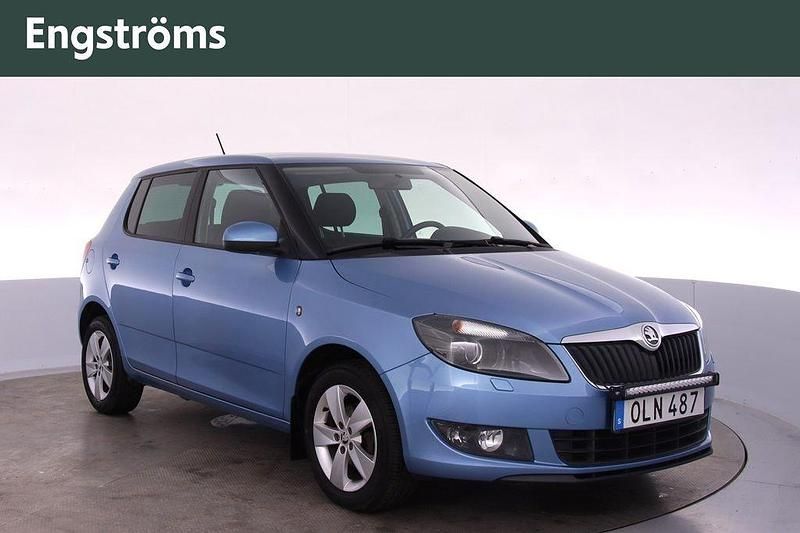 Blå Begagnad 2014 Skoda Fabia Halvkombi | 75 000 kr (Marknadspris) - Bild 1/4