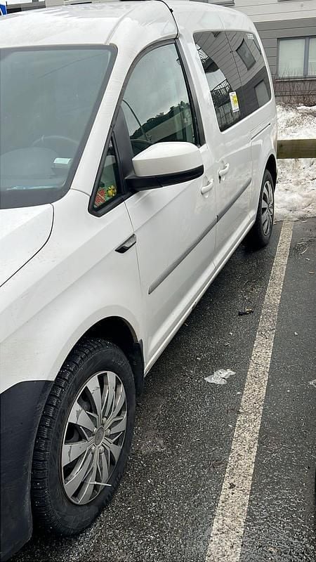 Begagnad VW Caddy Maxi Life Life 102 HK (75 kW) 2019 Minibuss