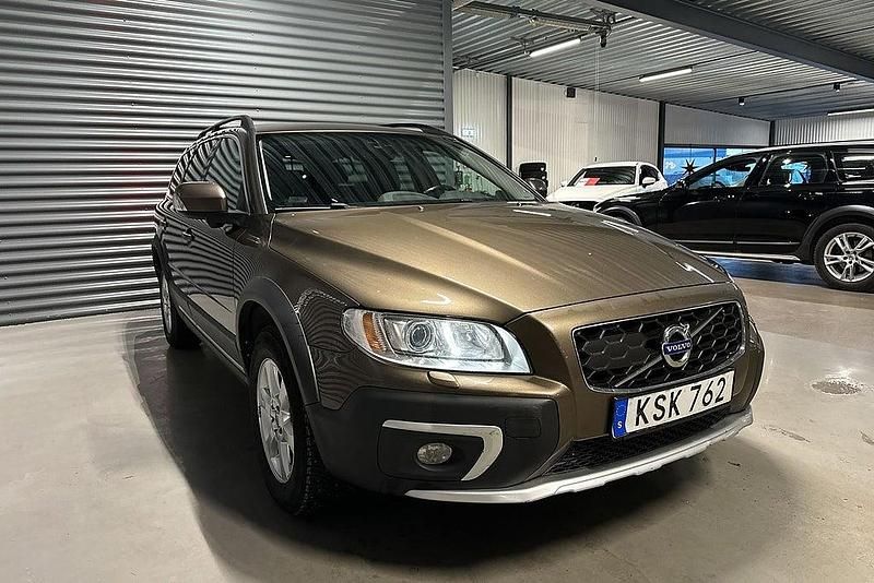 Begagnad Volvo XC70 Summum 181 HK (133 kW) 2015 Brun Kombi