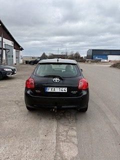 Begagnad Toyota Auris 126 HK (92 kW) 2007 Svart Halvkombi