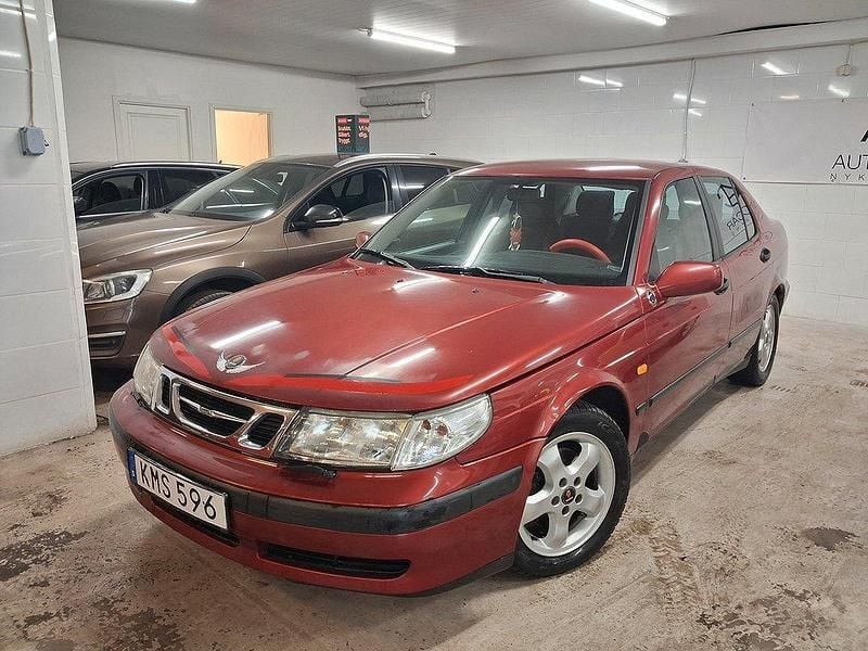 Mörkröd Begagnad 1999 Saab 9-5 Sedan | 14 900 kr - Bild 1/4