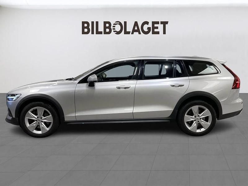 Begagnad Volvo V60 CC SE 197 HK (144 kW) 2020 Silver Kombi
