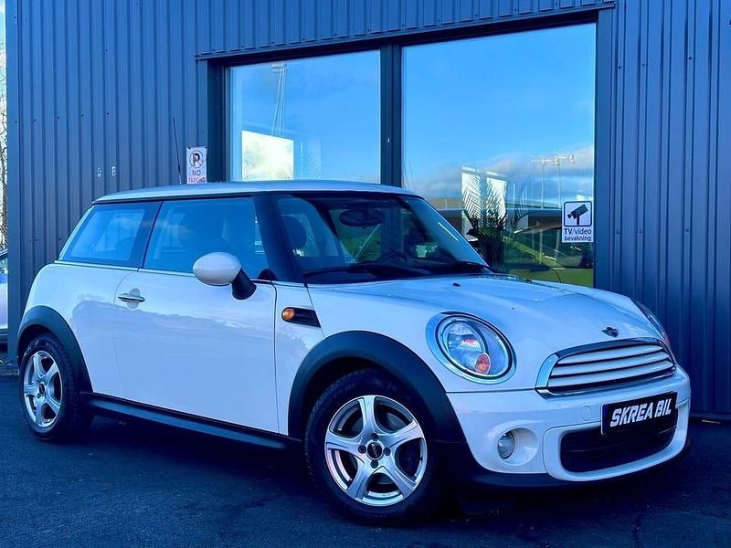 Begagnad Mini ONE 76 HK (55 kW) 2013 Vit Halvkombi