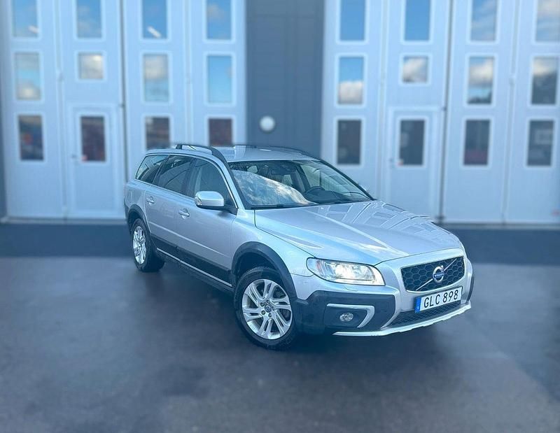 Silver Begagnad 2015 Volvo XC70 Momentum SUV | 99 900 kr (Superpris) - Bild 1/4