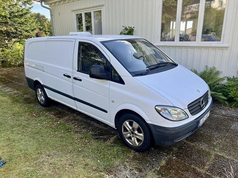 Vit Begagnad 2008 Mercedes Vito Minibuss | 75 000 kr - Bild 1/4
