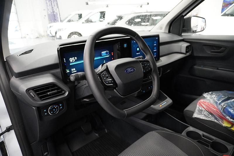 Ny Ford E-Transit 2026 Vit Van