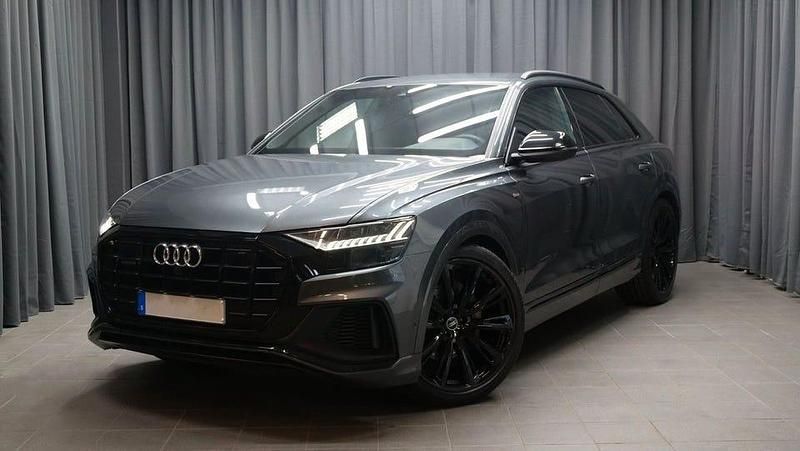 Grå Begagnad 2019 Audi Q8 S-Line SUV | 629 000 kr - Bild 1/4