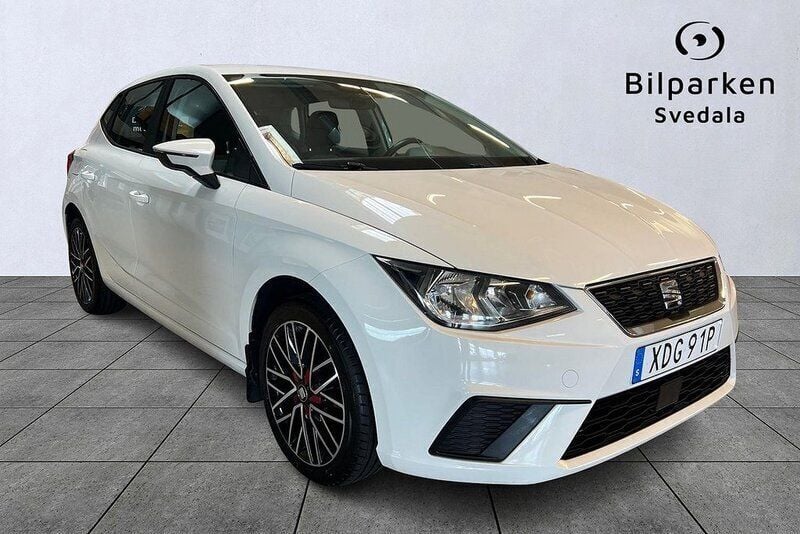 Vit Begagnad 2019 Seat Ibiza Sport Halvkombi | 99 990 kr (Marknadspris) - Bild 1/4
