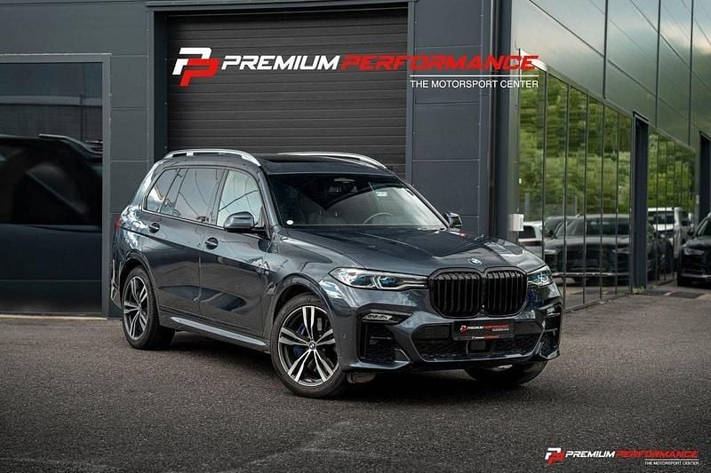 Mörkgrå Begagnad 2019 BMW X7 M Sport SUV | 699 800 kr (Marknadspris) - Bild 1/4