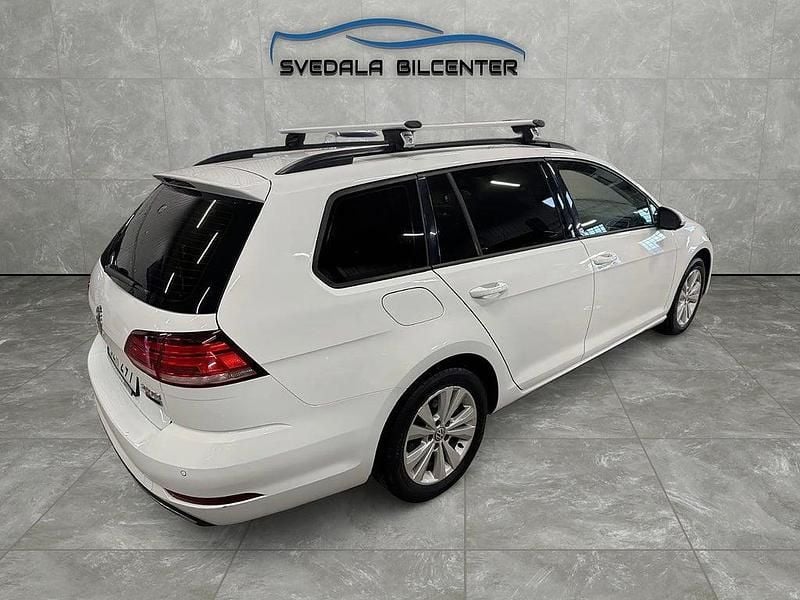 Begagnad VW Golf VII 150 HK (110 kW) 2018 Vit Kombi