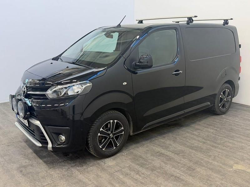 Begagnad Toyota Proace 120 HK (88 kW) 2020 Svart Minibuss
