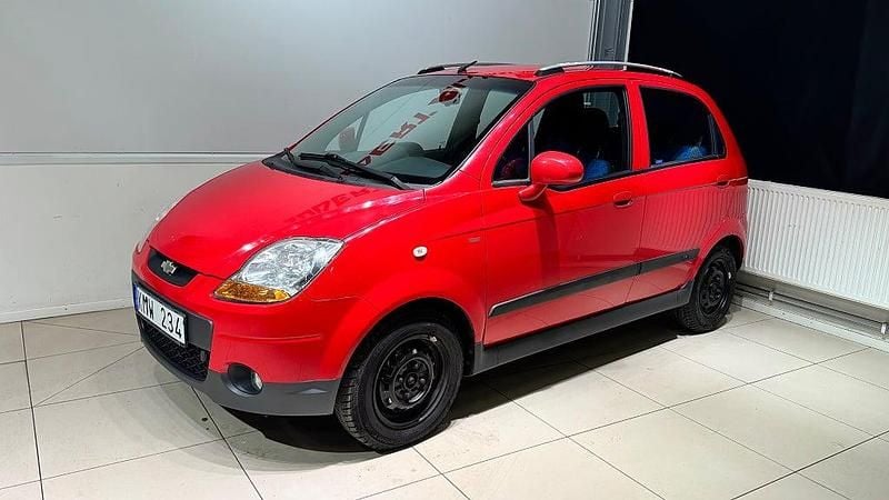 Begagnad Chevrolet Matiz 52 HK (38 kW) 2009 Röd Halvkombi