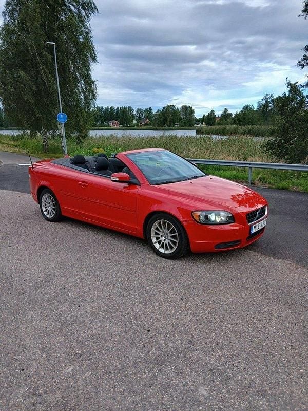 Röd Begagnad 2009 Volvo C70 Kinetic Cab | 85 000 kr (Marknadspris) - Bild 1/1