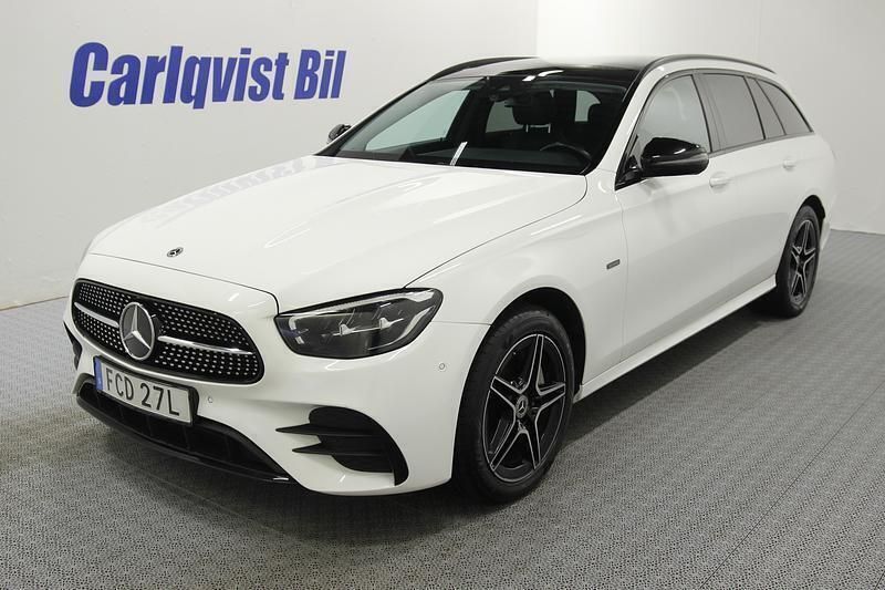 Vit Begagnad 2021 Mercedes E300 AMG | 399 000 kr - Bild 1/4