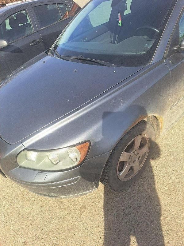 Grå Begagnad 2006 Volvo V50 Kombi | 7 000 kr (Dyr) - Bild 1/3