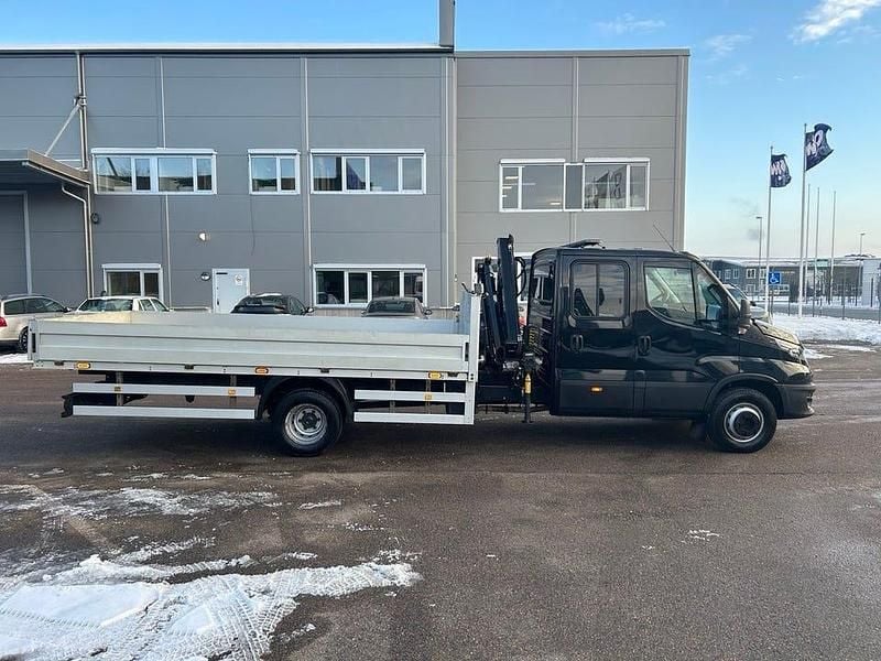 Begagnad Iveco Daily 175 HK (128 kW) 2022 Svart Van