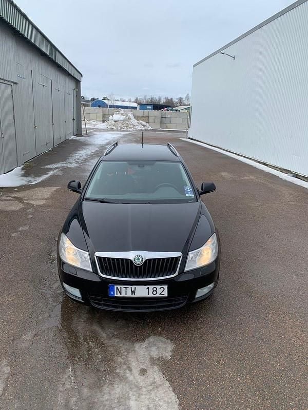 Begagnad Skoda Octavia 105 HK (77 kW) 2012 Kombi