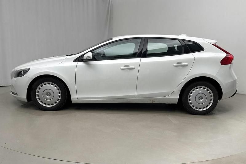 Begagnad Volvo V40 Kinetic 122 HK (89 kW) 2016 Vit