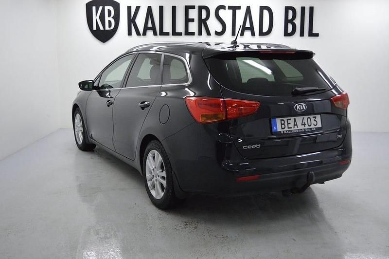 Begagnad Kia Ceed Sportswagon Comfort 128 HK (94 kW) 2014 Svart Kombi