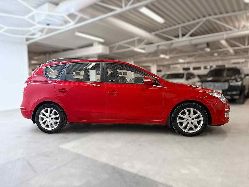 Begagnad Hyundai i30 126 HK (92 kW) 2008 Röd Kombi