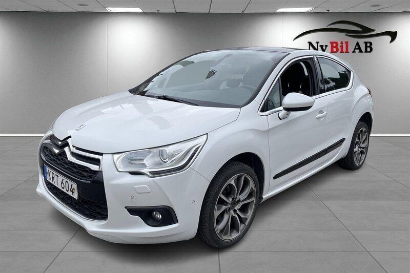 Vit Begagnad 2015 Citroën DS4 Halvkombi | 79 900 kr - Bild 1/4