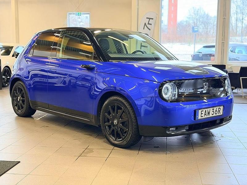 Begagnad Honda e 113 kW (154 HK) 2020 Blå Halvkombi