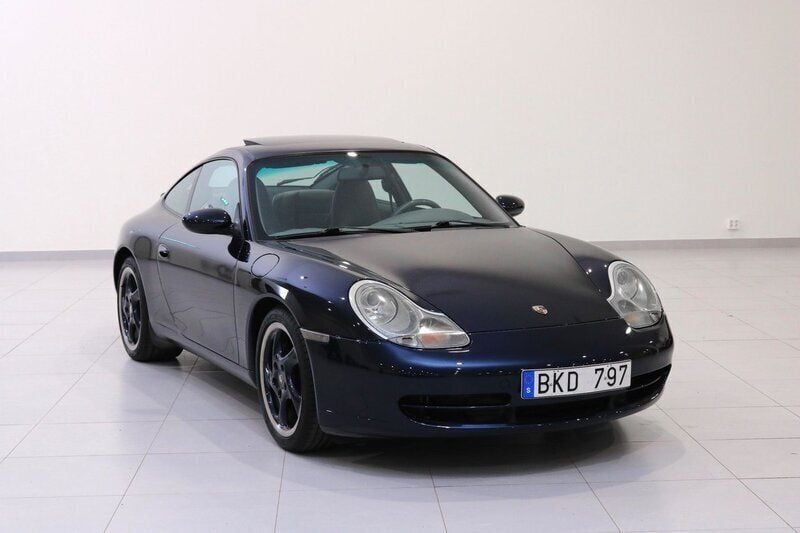 Blå Begagnad 2001 Porsche 911 Carrera 4 Sportkupé | 309 900 kr - Bild 1/4