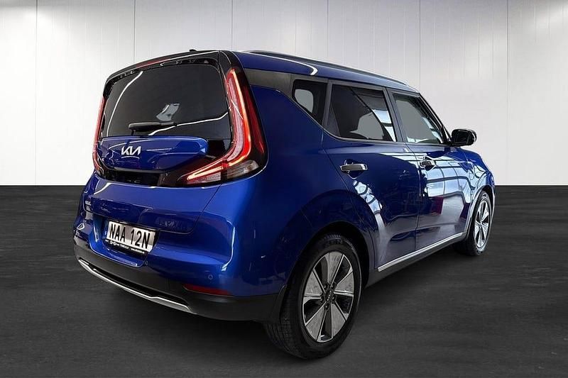Begagnad Kia Soul EV 150 kW (204 HK) 2023 Blåmetallic SUV