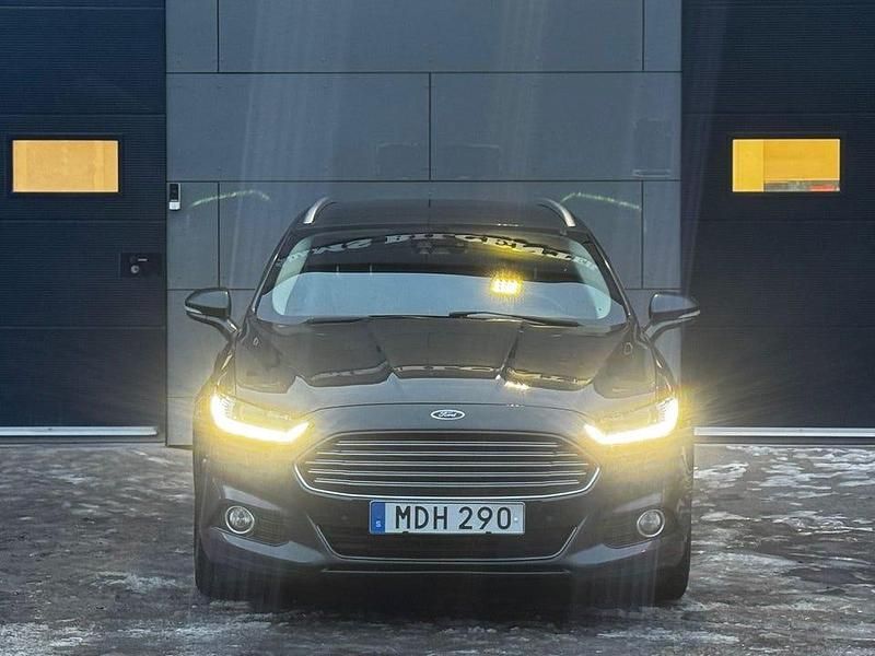 Begagnad Ford Mondeo Titanium 180 HK (132 kW) 2015 Grön Kombi