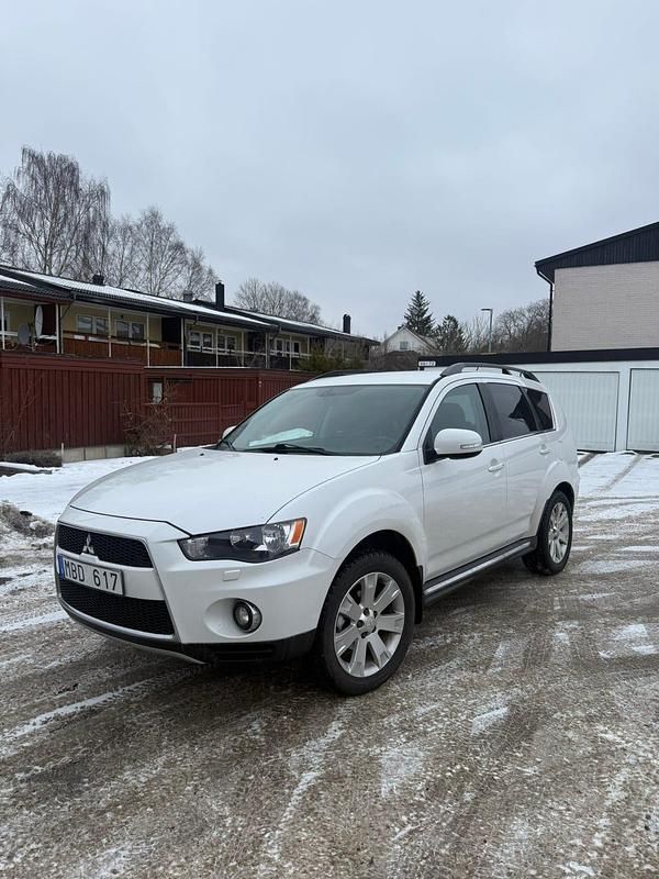Begagnad Mitsubishi Outlander 170 HK (125 kW) 2011