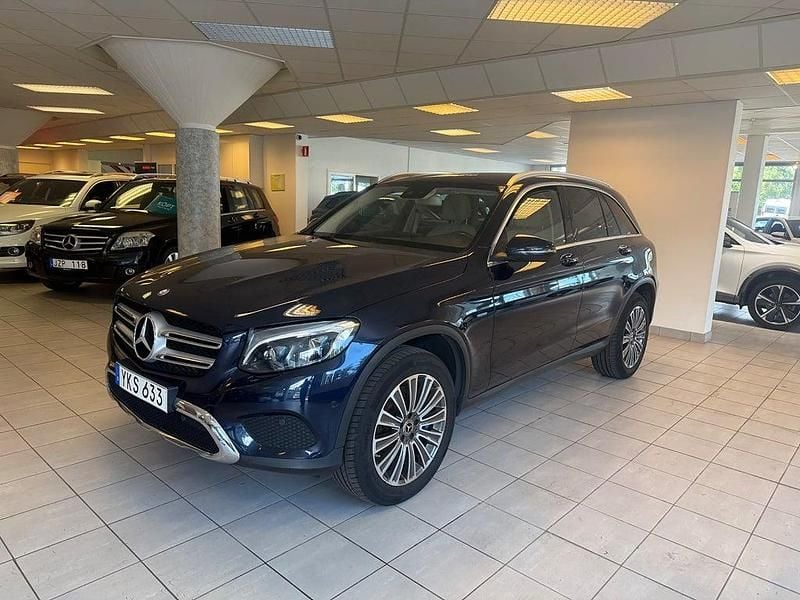 Begagnad Mercedes GLC350 Luxury 327 HK (240 kW) 2017 Mörkblå SUV