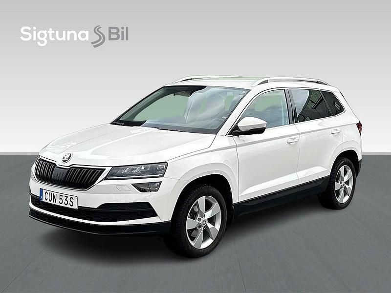 Vit Begagnad 2021 Skoda Karoq Style SUV | 214 900 kr (Marknadspris) - Bild 1/3