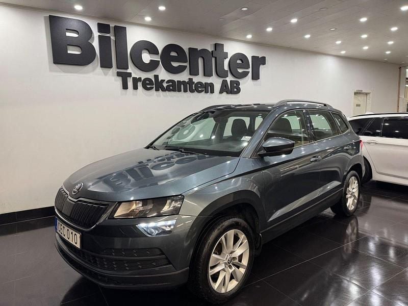 Grå Begagnad 2018 Skoda Karoq Ambition SUV | 129 900 kr (Dyr) - Bild 1/4