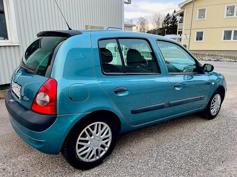 Begagnad 2004 Renault Clio II Halvkombi | 18 000 kr (Marknadspris) - Bild 1/4