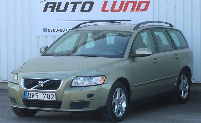 Begagnad Volvo V50 Kinetic 146 HK (107 kW) 2008 Grön Kombi