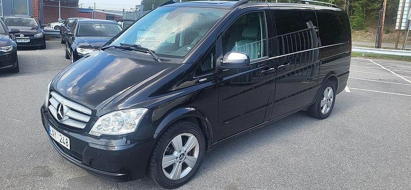 Svart Begagnad 2011 Mercedes Viano Minibuss | 139 900 kr (Bra pris) - Bild 1/4