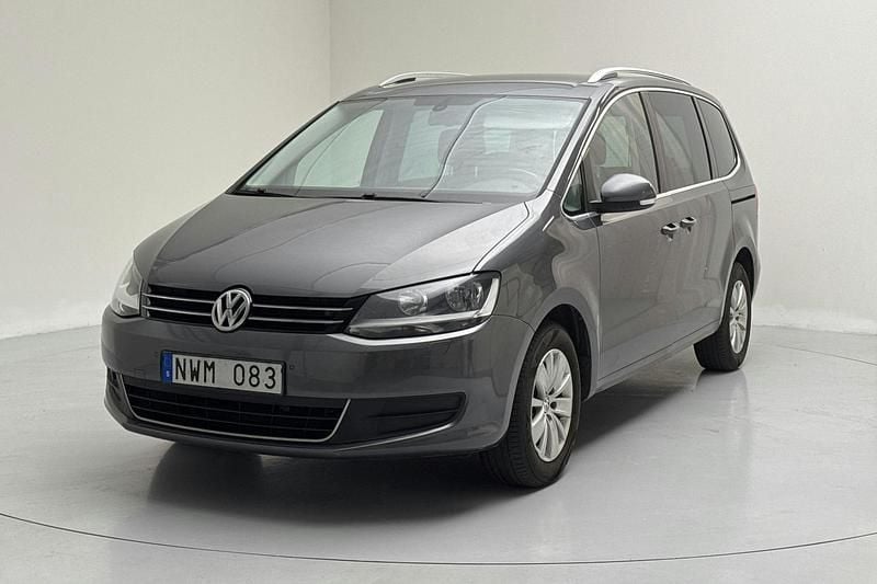 Grå Begagnad 2014 VW Sharan Minibuss | 100 000 kr (Superpris) - Bild 1/4