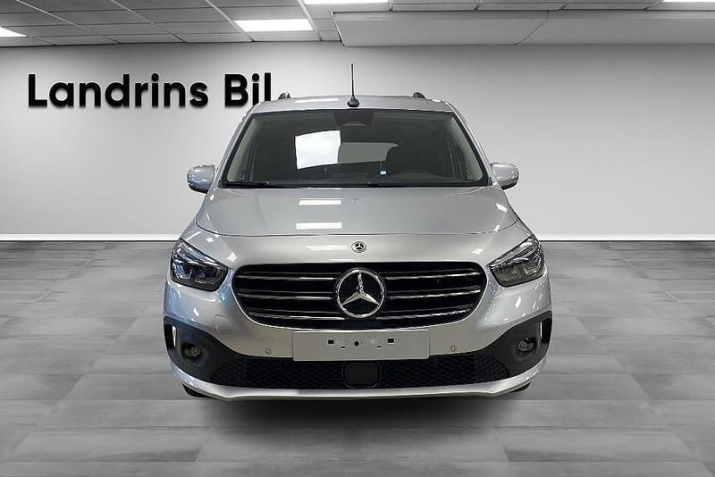 Begagnad Mercedes T180 116 HK (85 kW) 2024 Silver Minibuss