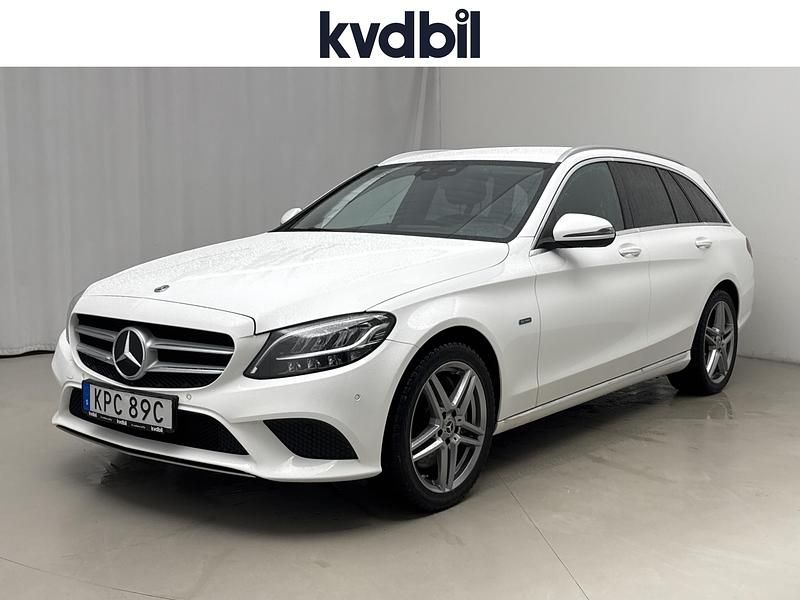 Vit Begagnad 2021 Mercedes C300e | 240 000 kr - Bild 1/3
