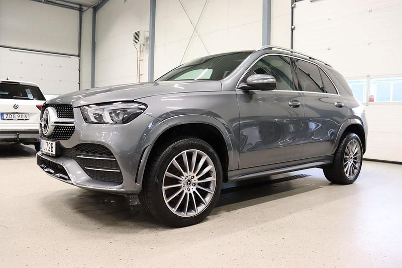 Grå Begagnad 2022 Mercedes GLE350 AMG line SUV | 779 800 kr - Bild 1/4