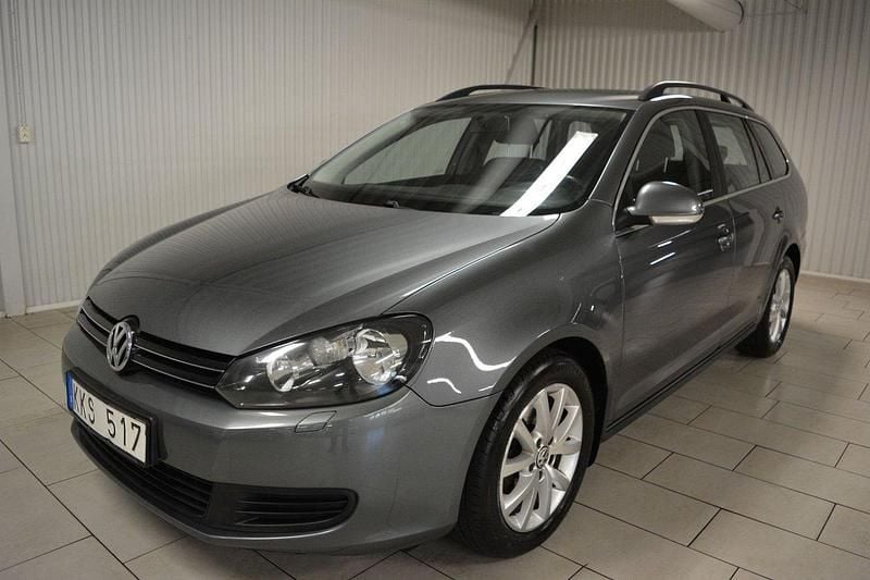 Mörkgrå (grå) Begagnad 2013 VW Golf VII Kombi | 74 000 kr (Superpris) - Bild 1/3
