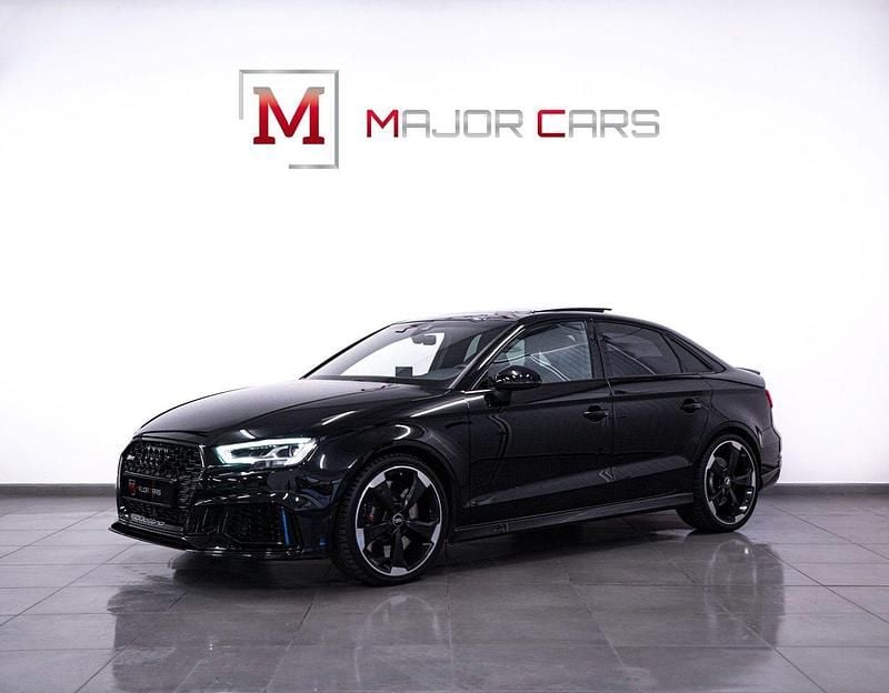 Svart Begagnad 2020 Audi RS3 Design Halvkombi | 489 900 kr (Marknadspris) - Bild 1/4