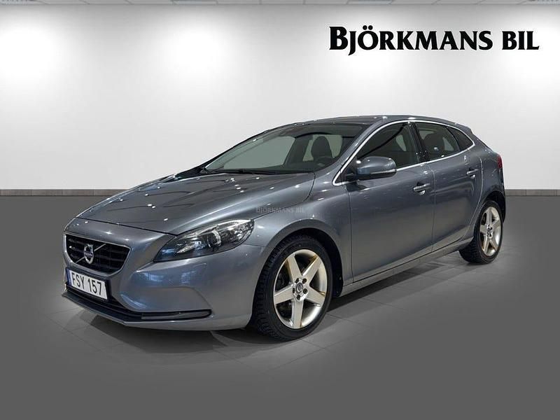 Begagnad Volvo V40 120 HK (88 kW) 2015 Grå