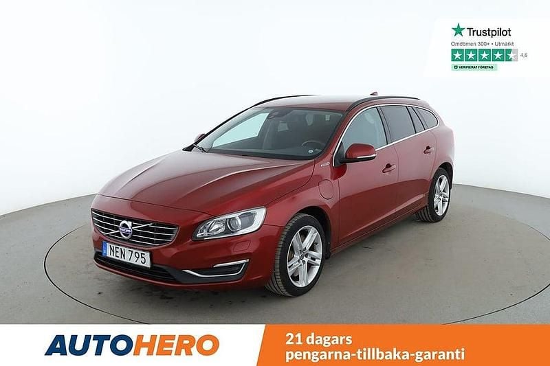 Röd Begagnad 2016 Volvo V60 Momentum Kombi | 189 000 kr (Marknadspris) - Bild 1/4
