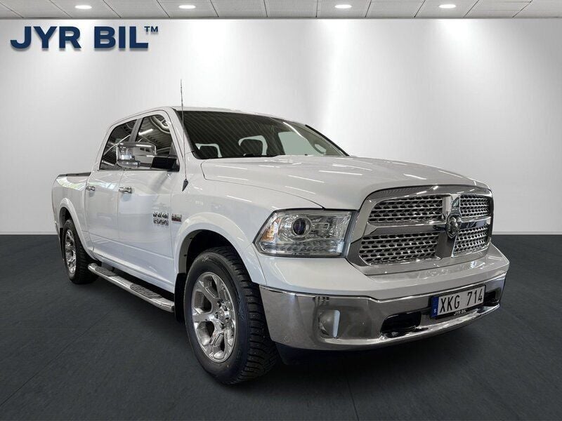 Vit Begagnad 2013 RAM 1500 Pickup | 339 000 kr (Superpris) - Bild 1/4