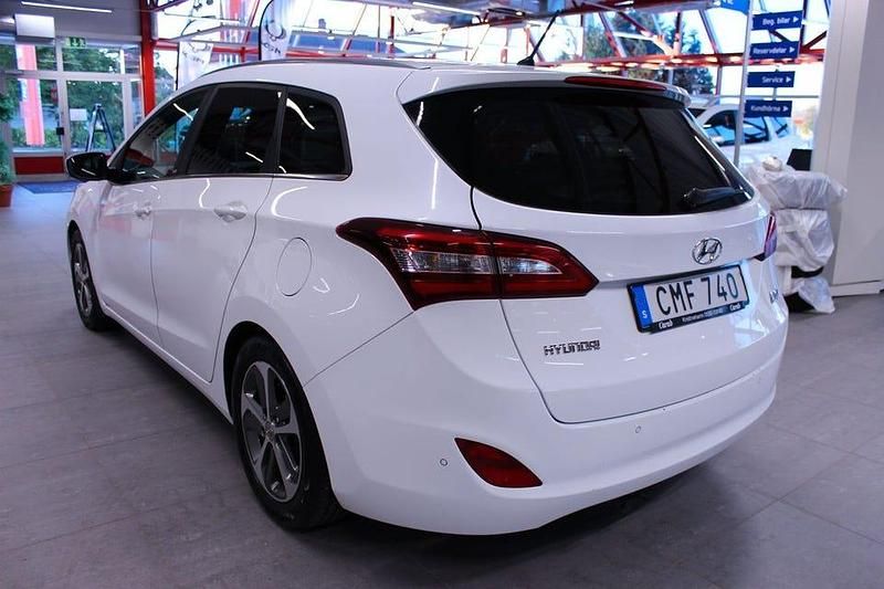 Begagnad Hyundai i30 Premium 136 HK (100 kW) 2016 Vit Kombi