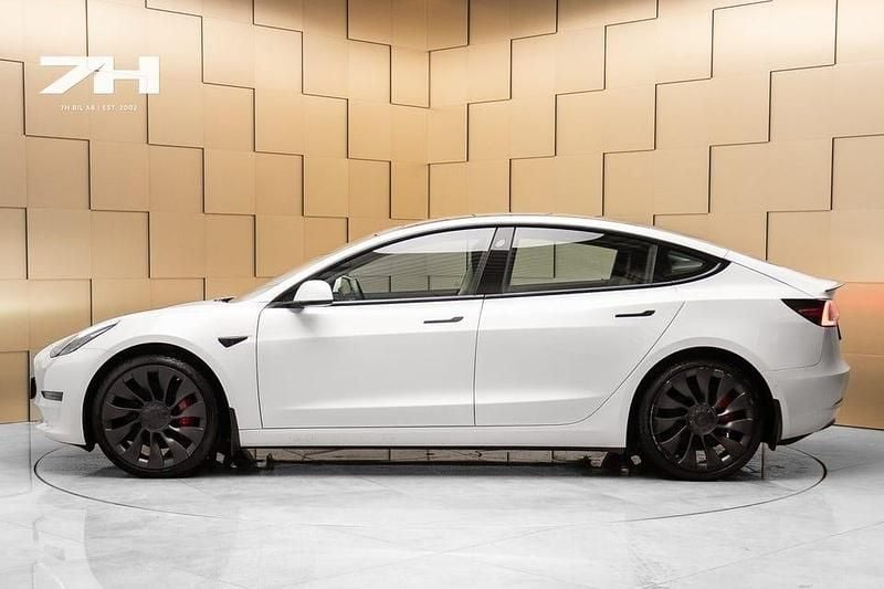 Begagnad Tesla Model 3 Performance 377 kW (513 HK) 2021 Vit Sedan