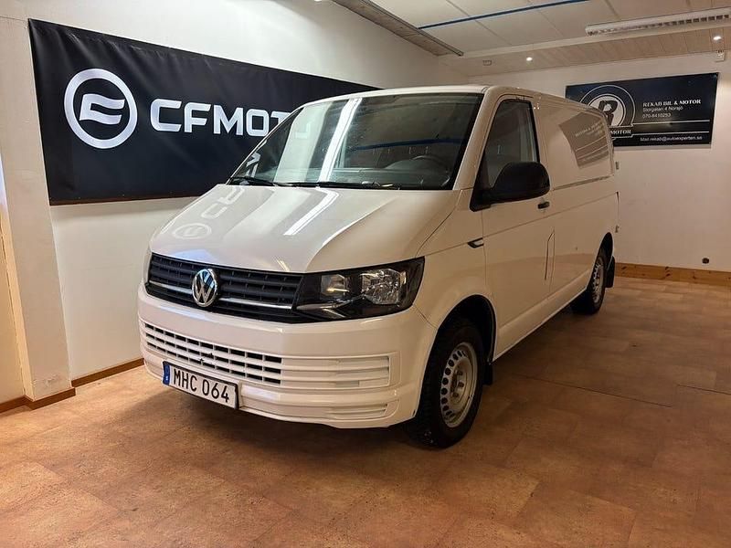 Vit Begagnad 2016 VW T6 Van | 139 900 kr (Superpris) - Bild 1/4